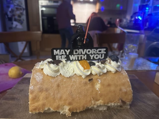 Star Wars divorce cake - meme