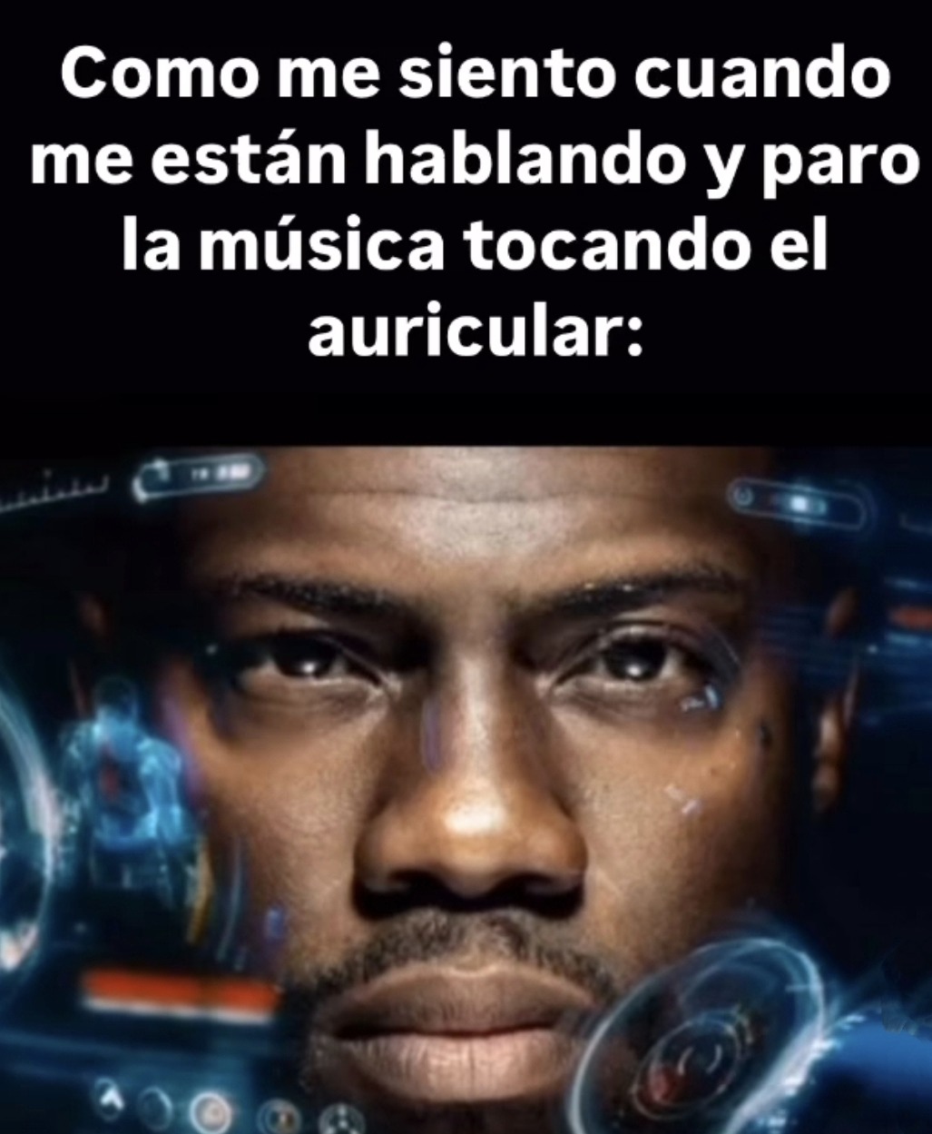 Paro la música con un solo toque y me creo parte de la CIA - meme