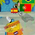 Contexto: Las banderas que tienen varias rayas amarillas y rojas son las comunidades autónomas en las que también se habla el catalán y sus variantes,  idioma que también tiene la Ç