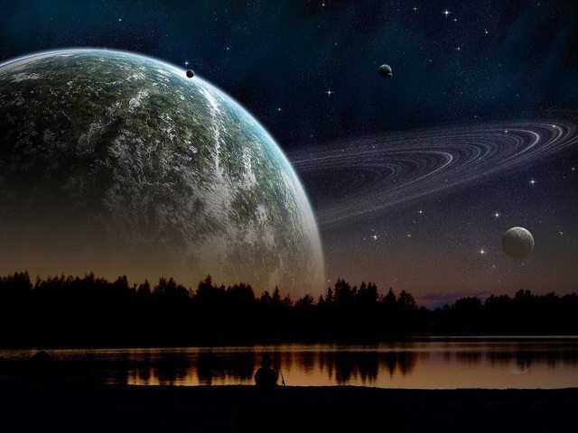 If Saturn were as close as the moon - meme