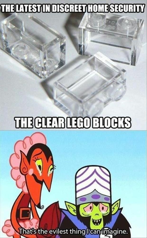 O titulo pisou no Lego - meme