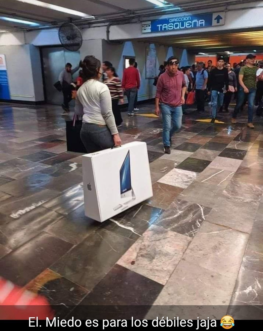 Metro México hacia Tasqueña - meme