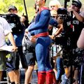 El nuevo superman parece mujer de la cintura para abajo con todo y tacones xD