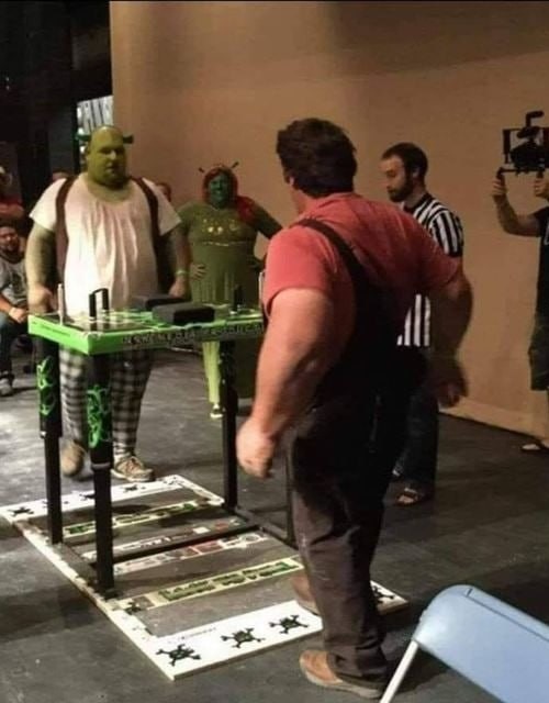 No se alteren, se van a pegar un pulso entre Shrek y Rompe Ralph - meme