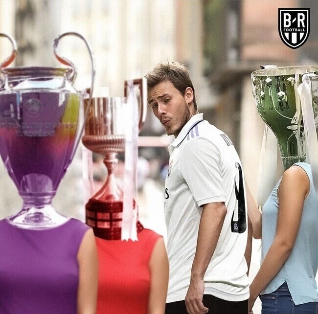 El Real Madrid con el meme del novio distraído miranod a la Champions y la Copa del Rey