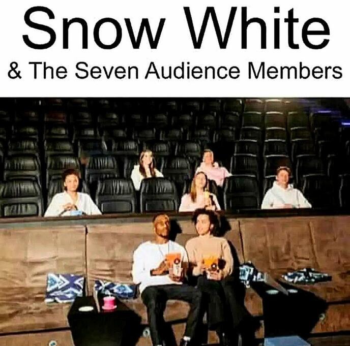Snow white and the 7 audience members - meme
