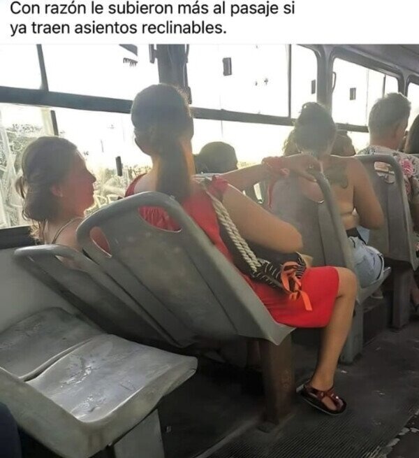 Asientos reclinables en el bus - meme