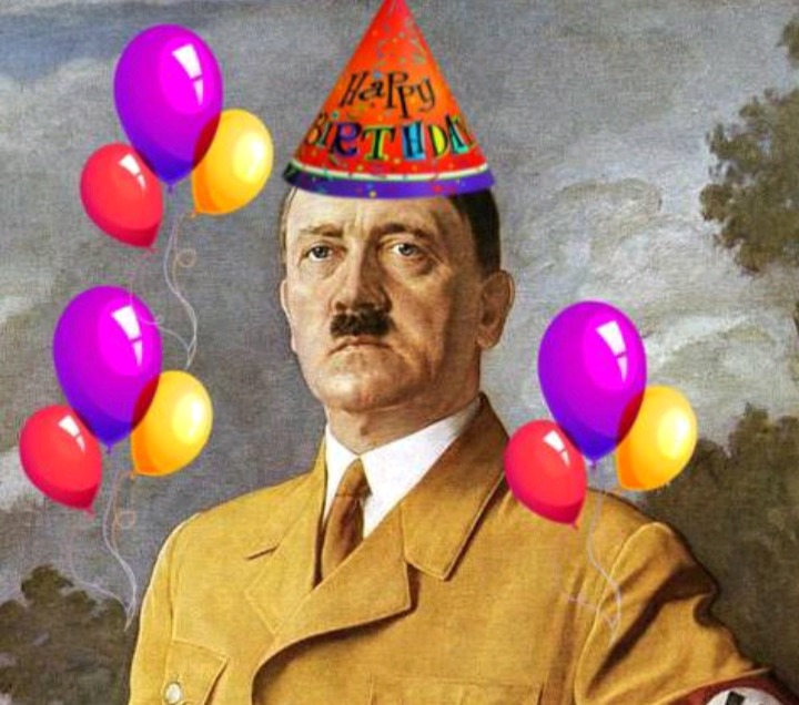 Feliz cumpleaños Hitler esperemos y te la pases bien - meme