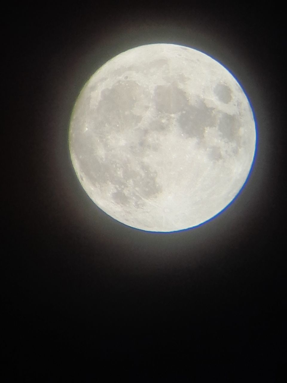 Here's a picture of the moon I took. - meme