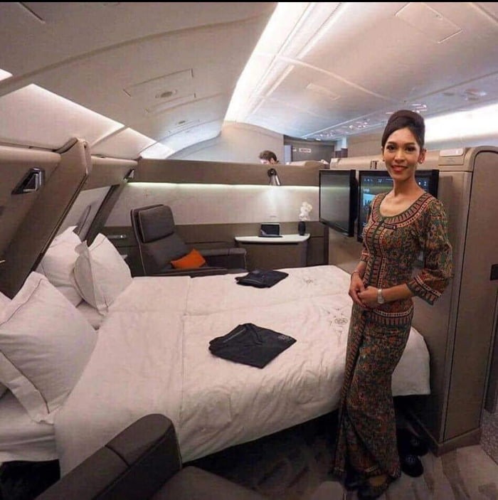 Singapore airlines first class - meme
