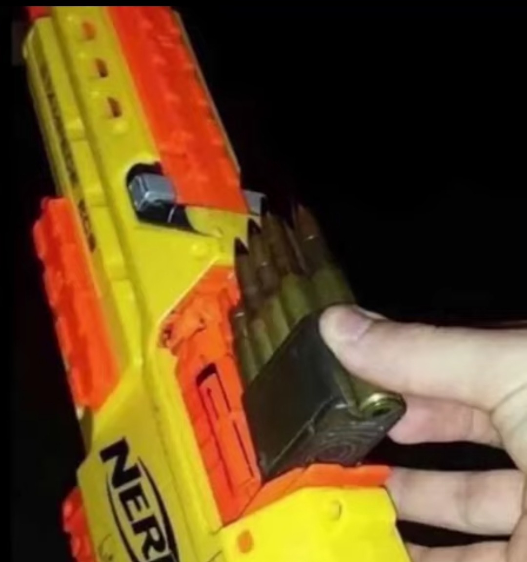 La pelea de armas nerf va a estar epica - meme