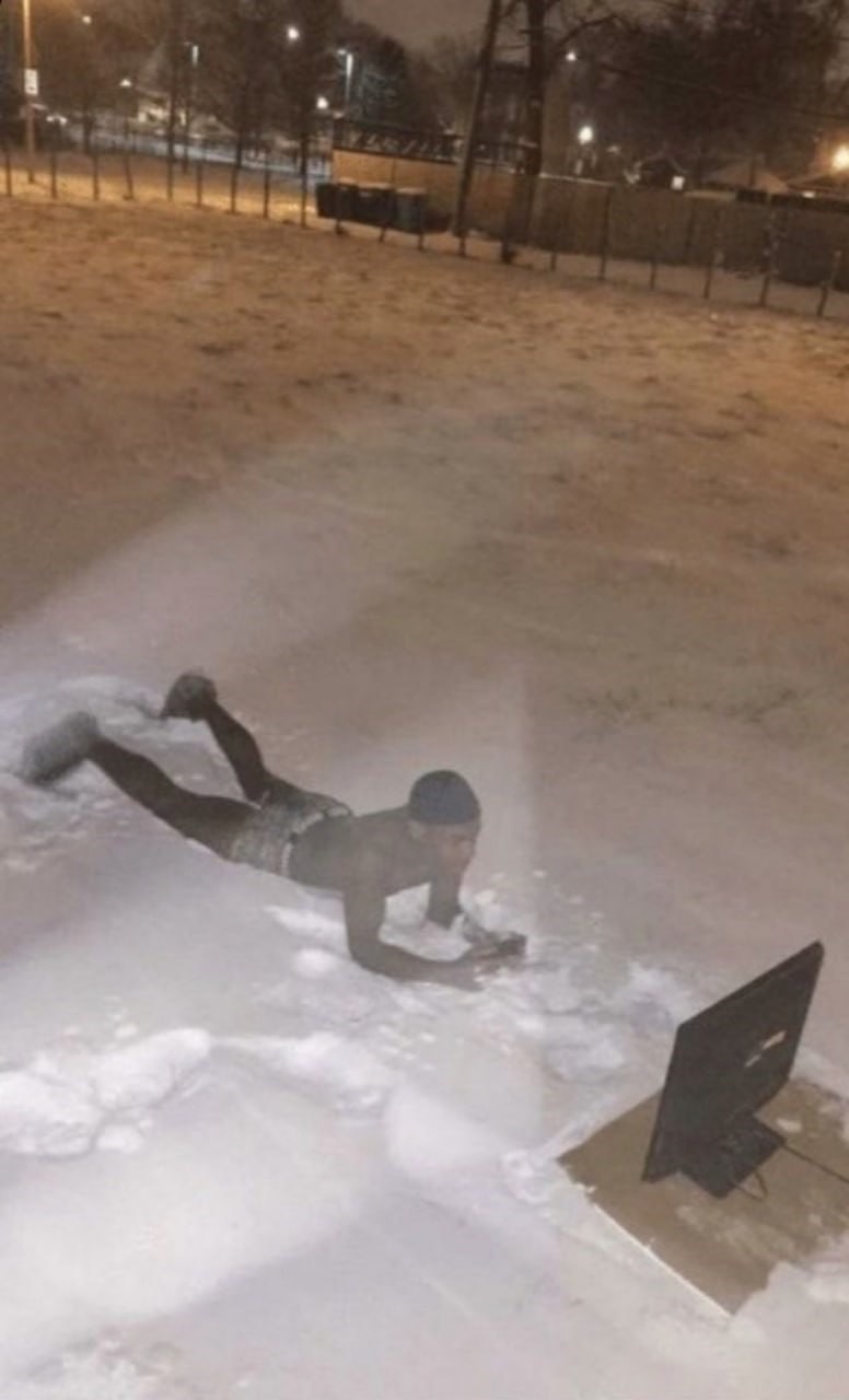 Gaming en la nieve - meme