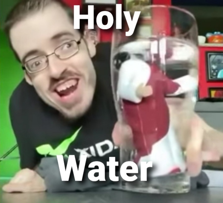 Agua + Dios - meme