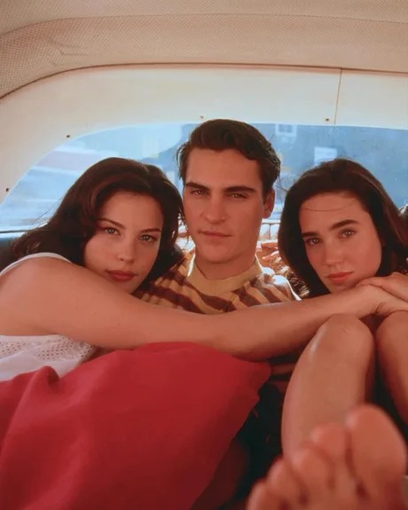 Liv Tyler, Joaquin Phoenix and Jennifer Connelly on the sets of Inventing the Abbotts (1997). Photo taken by Quentin Tarantino - meme