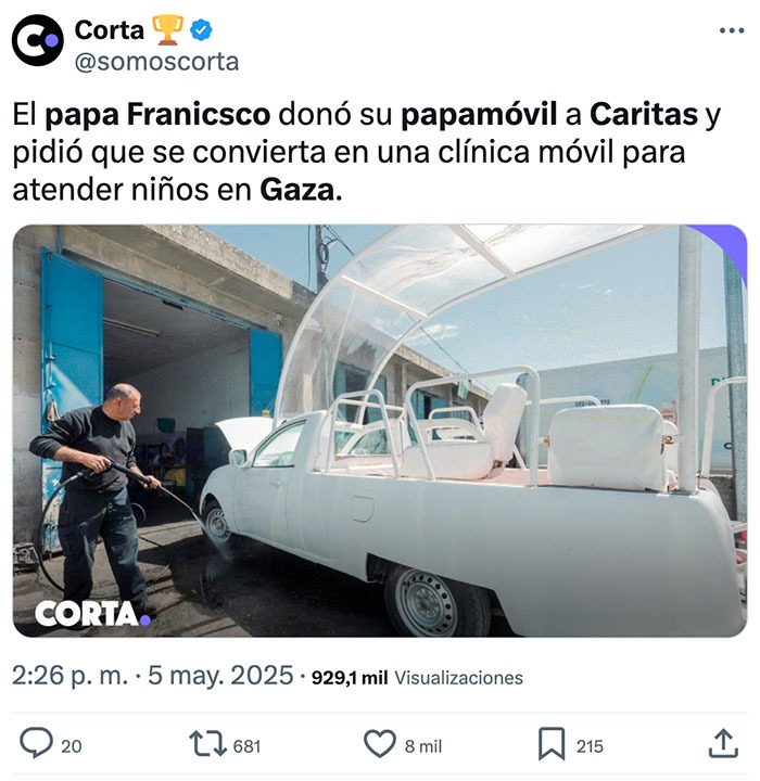 El papa donando el papamóvil para Gaza, crack total - meme
