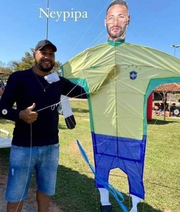 Pipa do Neymar fds kkk - meme