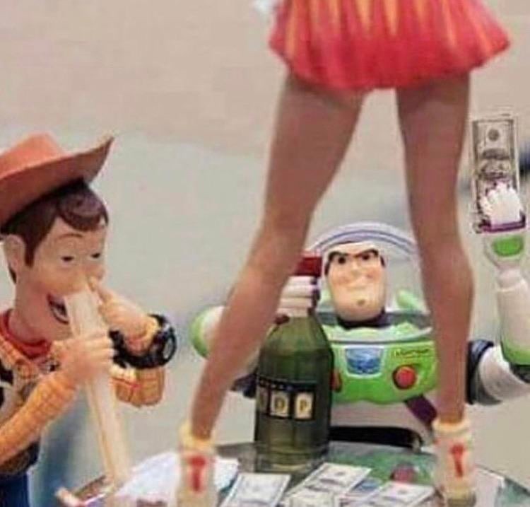 Woody e Buzz Lightyear no potero - meme