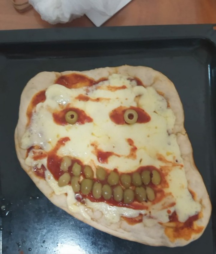 pizza troll :scaredyao: no sé si es repost - meme