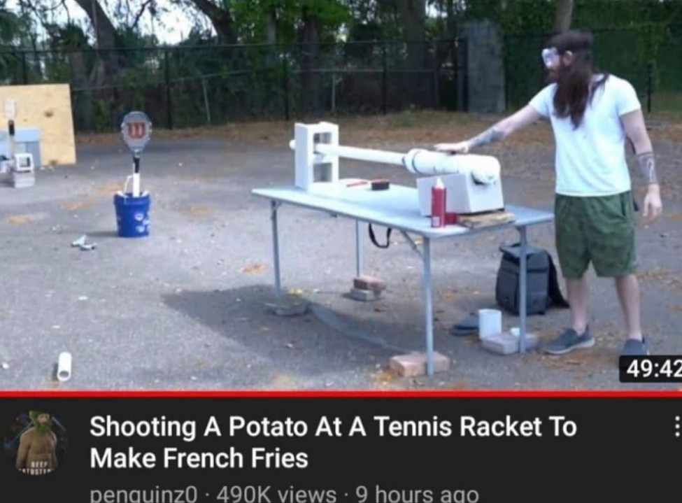 atirando uma batata em uma raquete de tênis pra fazer batata frita - meme