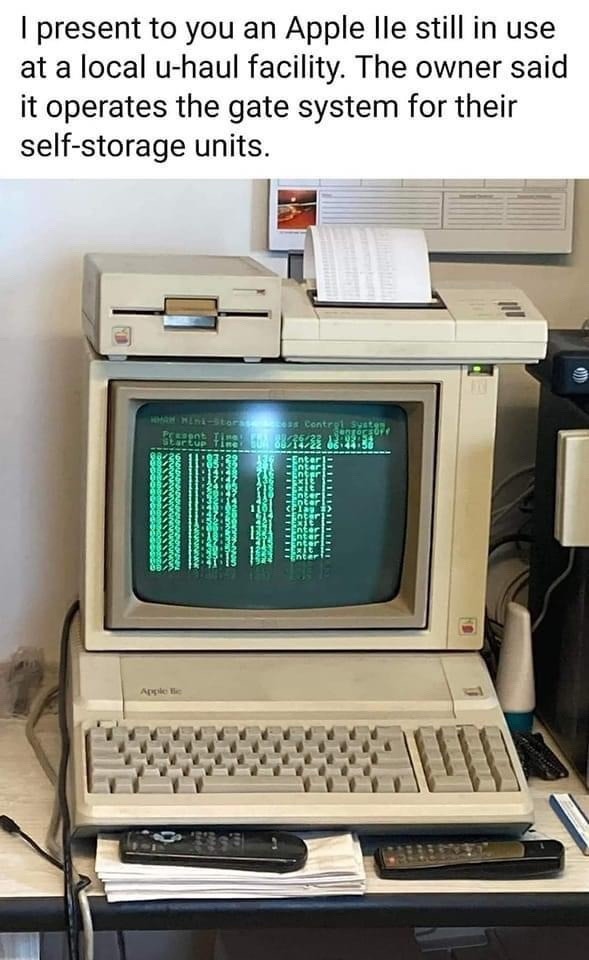 ﻿present to you an Apple Ile still in use at a local u-haul facility: The owner said it operates the gate system for their self-storage units: Conc 06552 Ji Aa