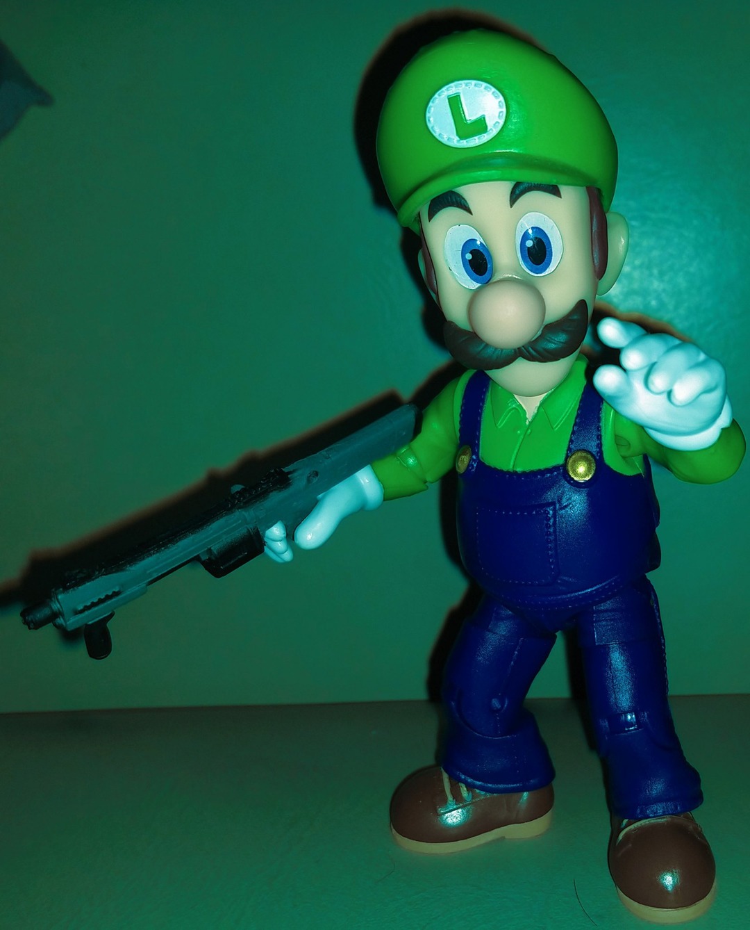 Luigi with a gun - meme