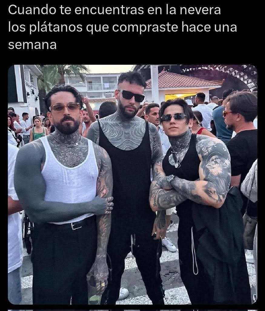 Los plátanos que juraste usar y ahora te miran podridos - meme