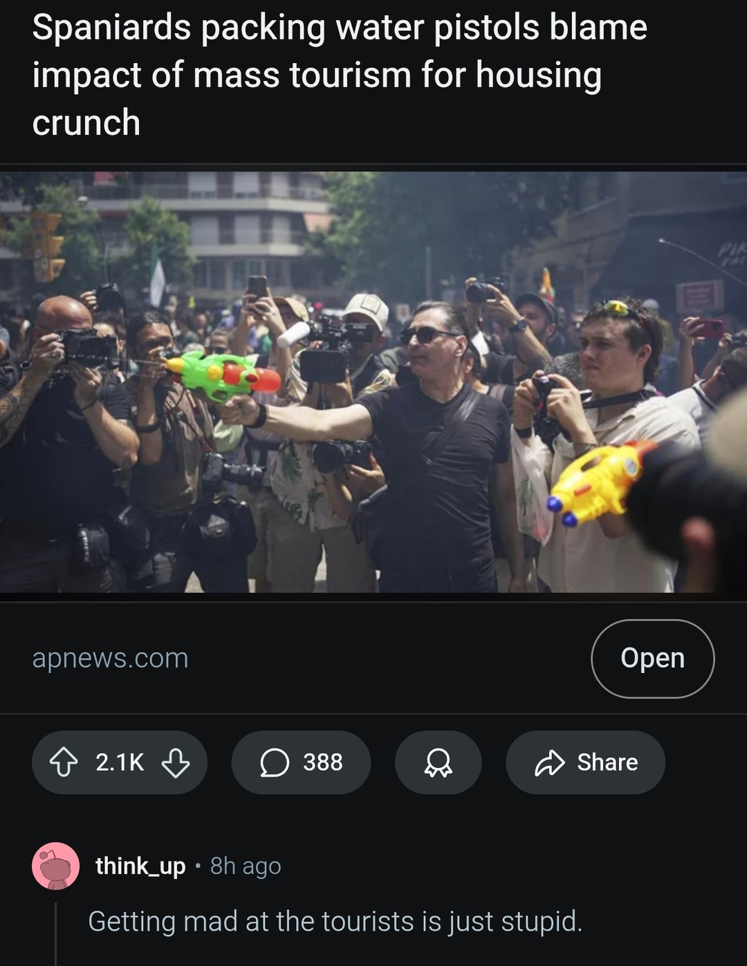 Spaniards bring water pistols to fight tourism chaos - meme