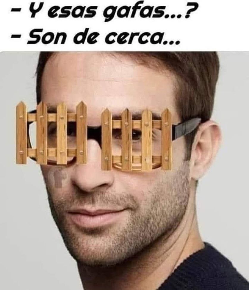 Y esas gafas? pa' ver el futuro o qué - meme