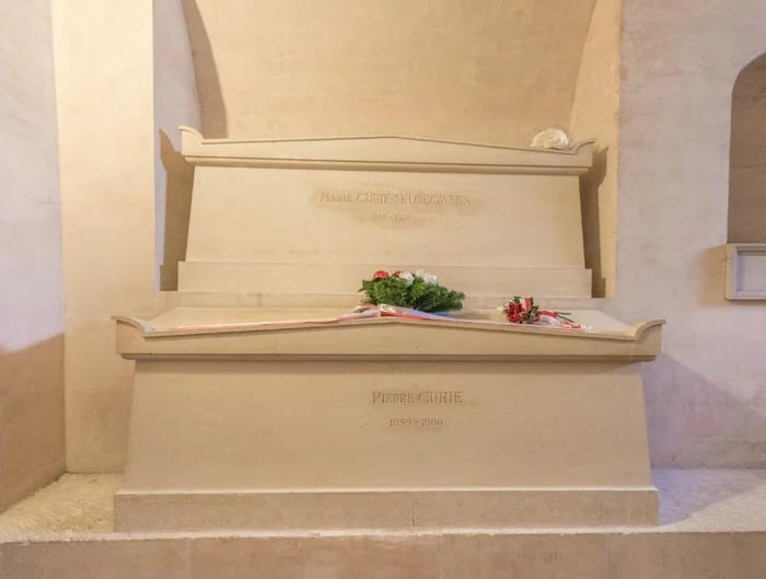 The tomb of Marie Curie, located in the Pantheon in Paris, is encased with three centimeters of lead to shield visitors from radiation, as her remains continue to emit radioactive particles - meme
