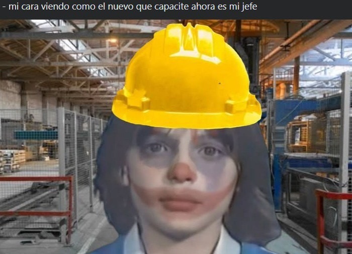 Yo viendo como el becario ahora es mi jefe - meme