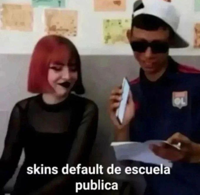 Outfit de escuela pública - meme