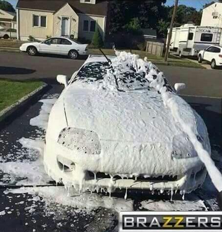 Je ne fais que laver ma voiture... - meme