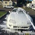 Je ne fais que laver ma voiture...