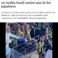 Dan latigazos a un jugador de futbol desde la grada en Arabia saudihahaha