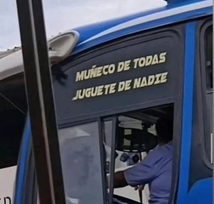 Así se conduce un bus - meme