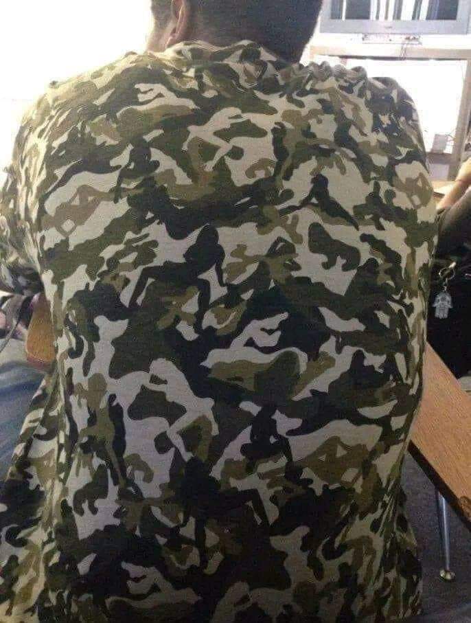 El ejército cada vez con mejores opciones de uniforme - meme