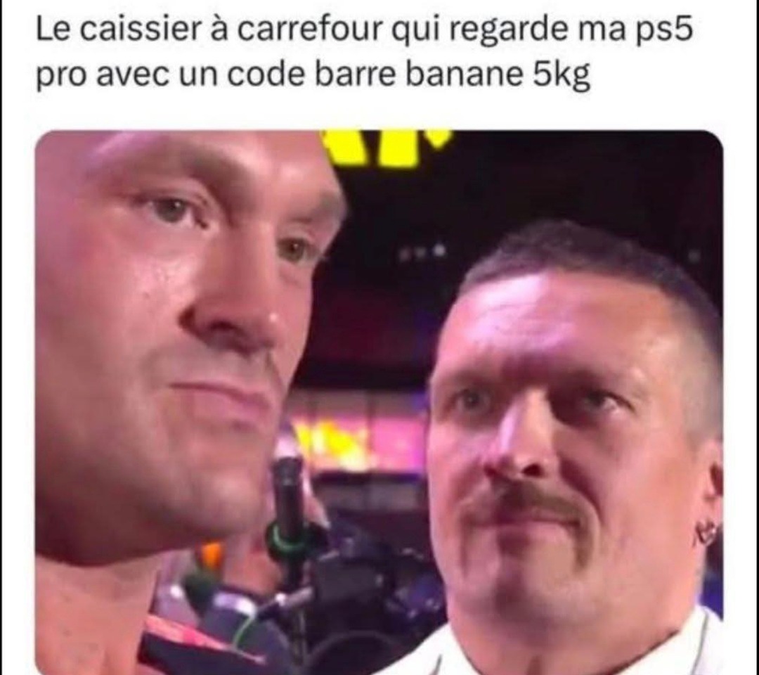Le caissier quand ma banane pèse comme une PS5 - meme