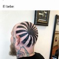 Tatuaje inmersivo en la cabeza