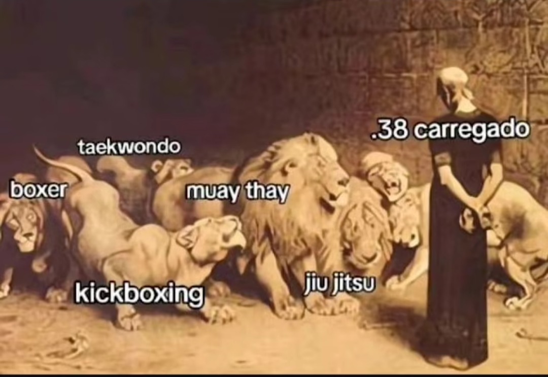 Depois que inventaram a pólvora, não existe essa de faixa preta mais - meme