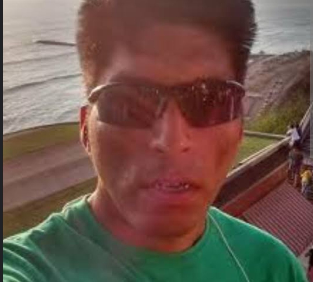 Face reveal aki en la costa verde pe causa - meme