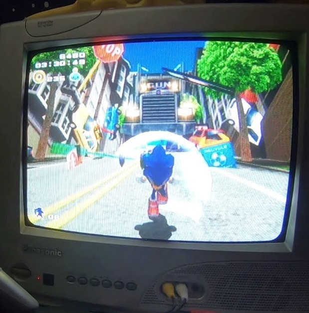 Uno me dijo que juegue Sonic Adventure en el televisor antiguo de mi abuela, cumplido lo que me dijo un memedroider