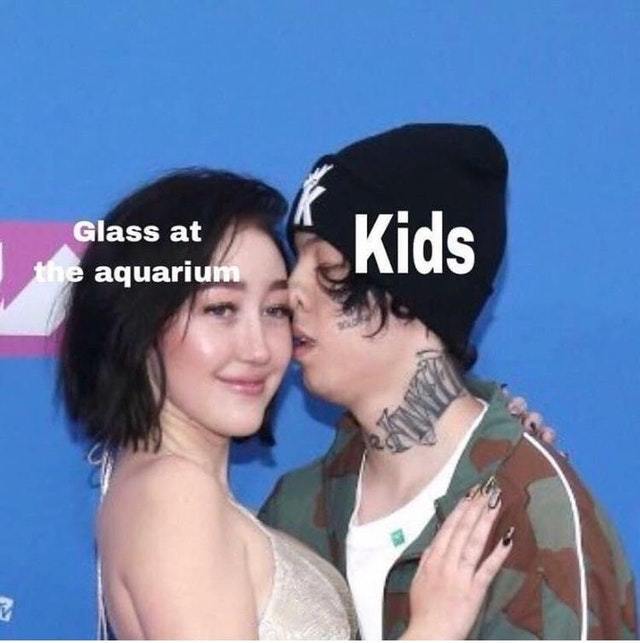 Kids at the aquarium - meme