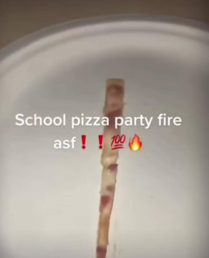 La fiesta de pizza en la escuela está de locos - meme