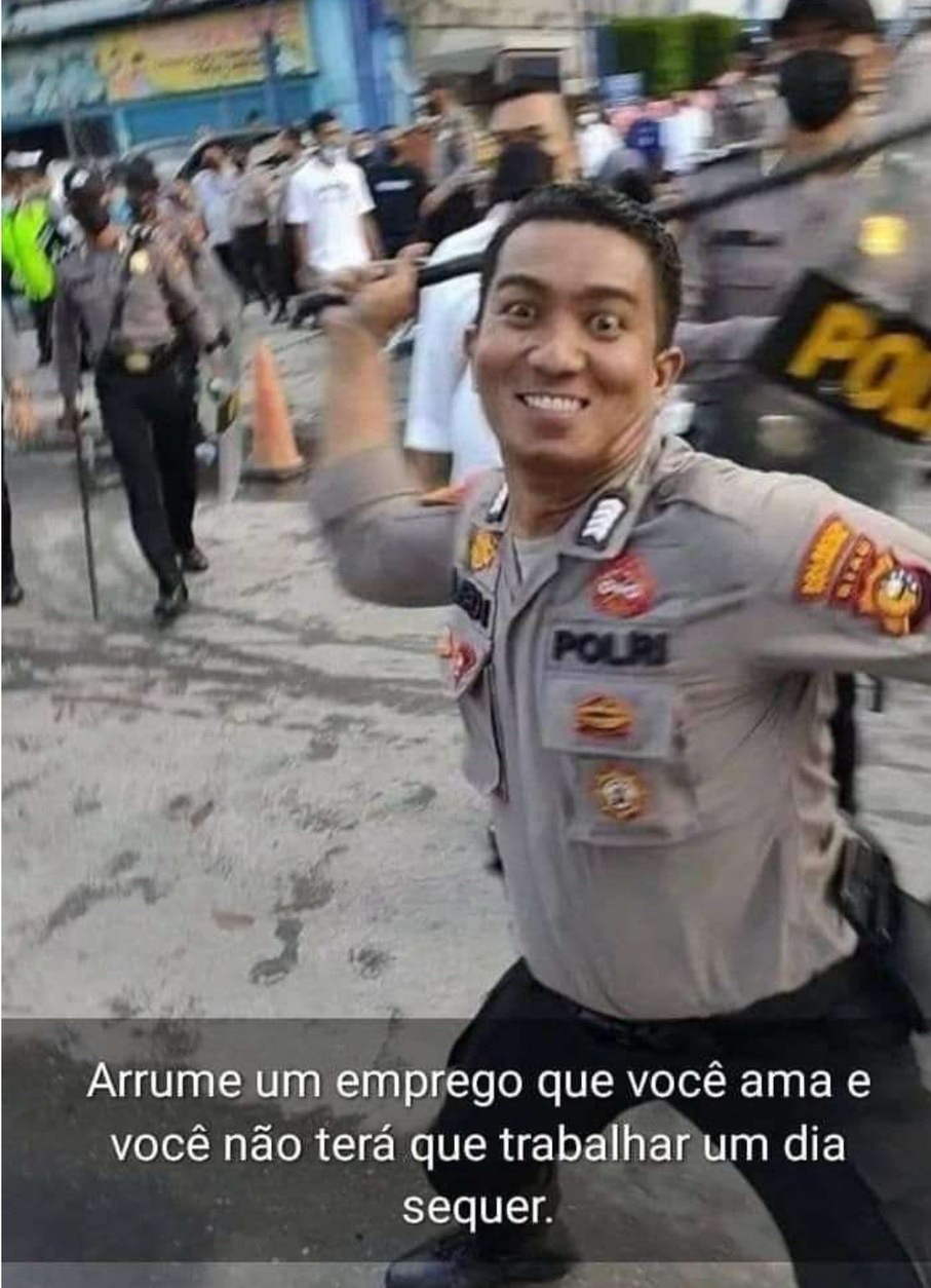 Faço até extra - meme