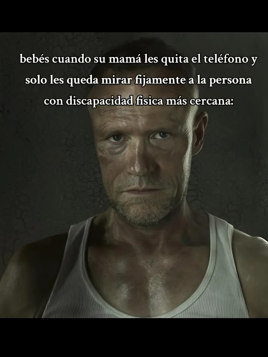 El bebé sin teléfono activando modo incómodo al 100 - meme