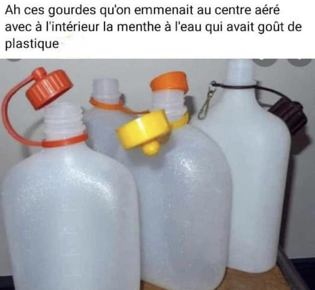 Les gourdes en plastique goût menthe chimique au centre aéré - meme