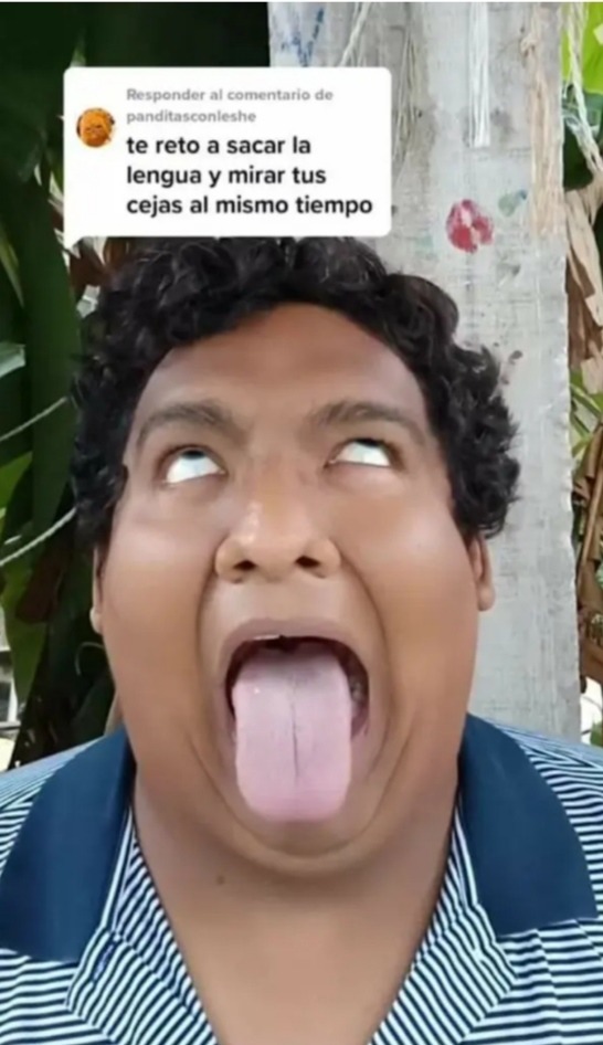 Pobres señores :(, se pasan con ellos en internet - meme