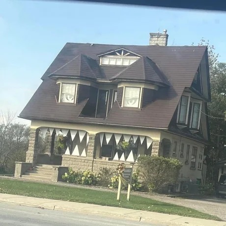 Haunted house for halloween - meme