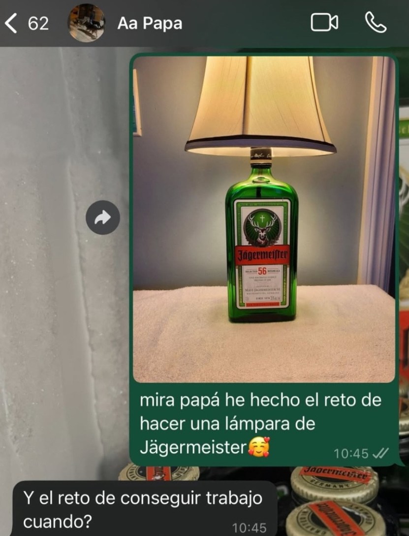 mi lámpara de Jäger vs el reto de conseguir trabajo - meme